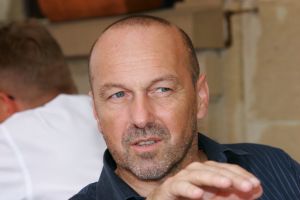 Weiterlesen: Hans Derer